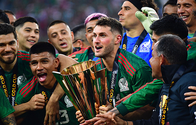Fotbalisté Mexika porazili Panamu a podeváté ovládli Zlatý pohár