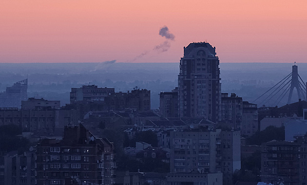 Na Krymu hoří muniční sklad, úřady evakuují tisíce lidí z okolních obcí