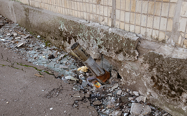 Zbraně, zákazy a pravidla. Jak se postavit k dodávkám kazetové munice