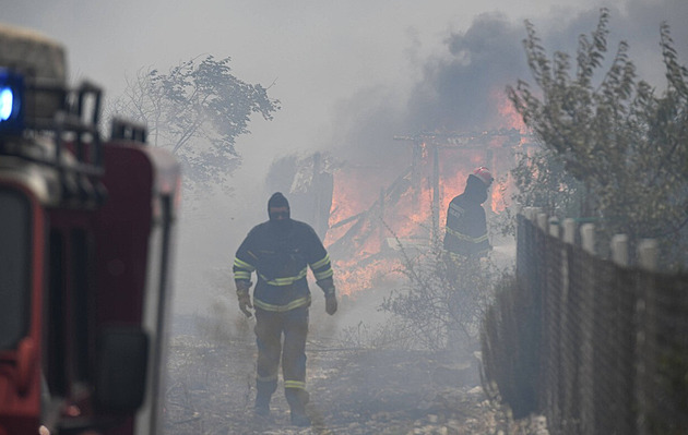 U chorvatského Šibeniku vypukl obří požár, zasahovalo přes 160 hasičů i letadla