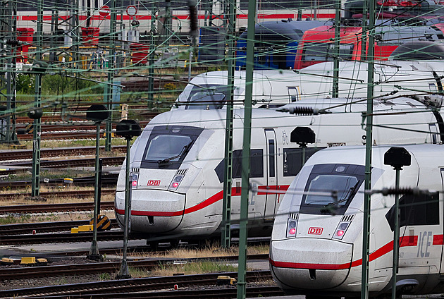Sabotáže zastavily vlaky mezi Berlínem a Hamburkem, dotkly se i českých spojů