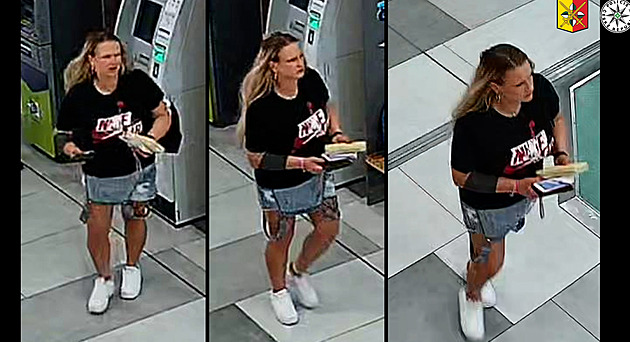 Žena si vybírala z bankomatu, peněženku jí během chvíle sebrala zlodějka