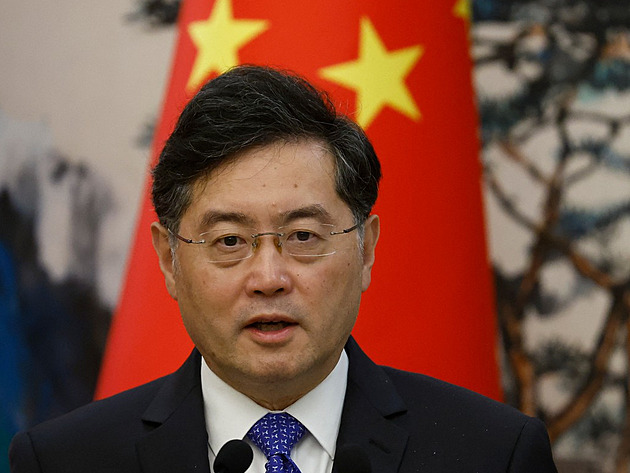 Čínský ministr zahraničí zmizel. Neviděli ho už týdny, objevují se spekulace