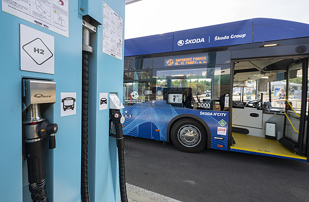 Vodík má v kraji pohánět autobusy i vlaky, záleží ale na jeho ceně