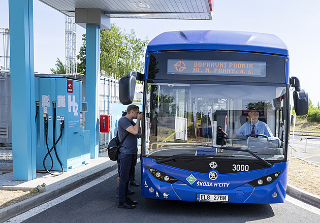 DPP stáhl autobus na vodík po čtyřech týdnech z provozu, musí se opravit