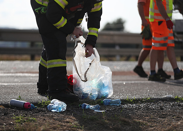 Sražené autobusy vezly lidi 25 národností. Ztěžuje to péči i vyšetřování