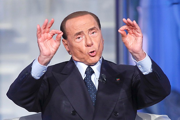 Party skončila. Berlusconiho rodina se snaží vystěhovat politikovy milenky