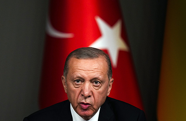 Erdogan zvažuje úder na sever Sýrie. Chce zarazit volby, které pořádají Kurdové