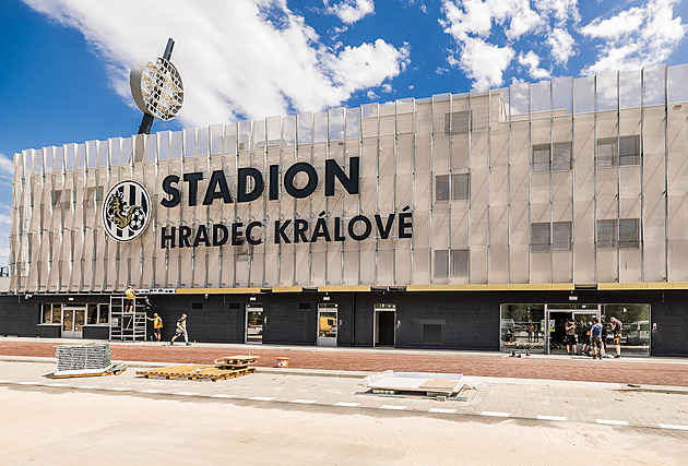 Hradec by mohl hrát ligu na novém stadionu díky částečné kolaudaci