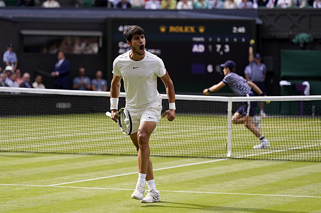 Wimbledonský vítěz Alcaraz si jako první zajistil Turnaj mistrů