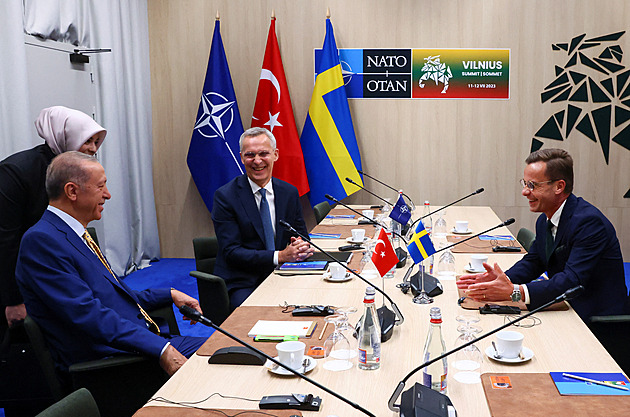 Erdogan tlačí Turecko do EU. Žádá nová jednání výměnou za Švédsko v NATO