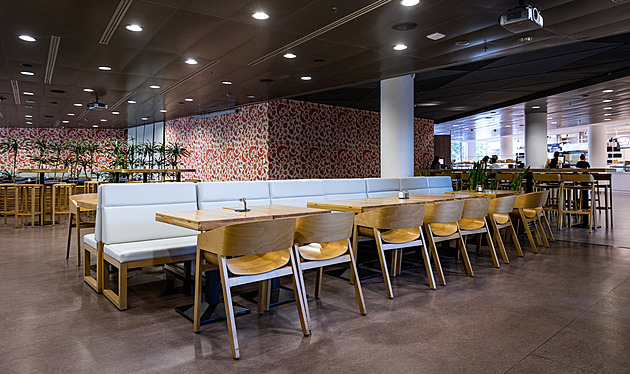 Kdo chodí v pátek v PPF na hotovku? Jak vypadají nej české kantýny