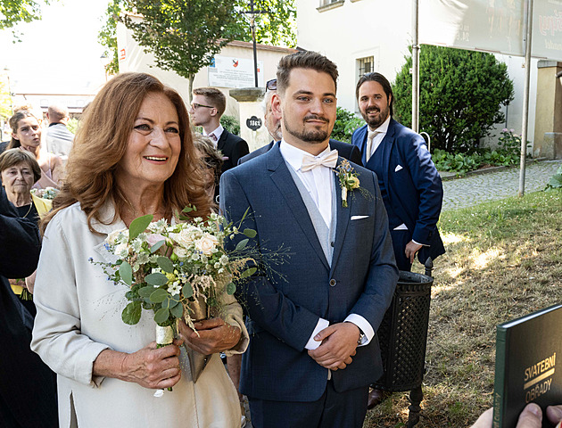 Je to krásně vyžehlené miminko, popsala Jiřina Bohdalová svého pravnuka