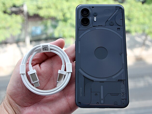 Nothing Phone (2)