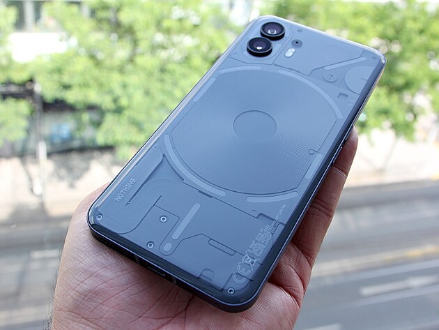 Nothing Phone (2)