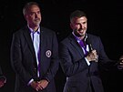 Vlastnící fotbalového Interu Miami Jose R. Mas (vlevo) a David Beckham pi...