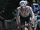 Belgický cyklista Wout Poels (Bahrain Victorious) si jede pro vítzství v 15....