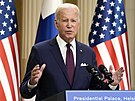 Americký prezident Joe Biden hovoí bhem spolené tiskové konference s finským...