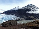 Kusy ledu plující v jezee Mendenhall ped ledovcem Mendenhall v Juneau na...