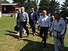 Je�t� ne� prezident dorazil do amfite�tru v Ho�ic�ch na �umav�, kde m�stn�...