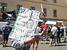 Demonstrace proti schválení esko-americké obranné smlouvy s USA ped Snmovnou