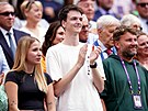 tpán imek sleduje svou manelku Markétu Vondrouovou ve finále Wimbledonu.
