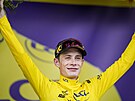 Jonas Vingegaard slaví vítzství i lutý dres po estnácté etap Tour de France.