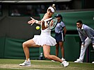 Markéta Vondrouová bojuje o postup do semifinále Wimbledonu.