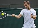 Rus Daniil Medvedv v osmifinále Wimbledonu.