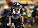 Adam Yates bhem dojezdu trnácté etapy Tour de France