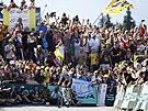 Fanouci podporují Wouta Poelse bhem dojezdu patnácté etapy Tour de France.