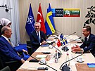 Turecký prezident Recep Tayyip Erdogan ve Vilniusu jednal s éfem...
