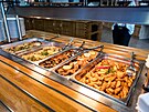 Lunchbox kantýna O2 Brumlovka: Teplý bufet obvykle nabízí ízeky, rybu,...