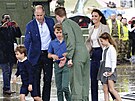 Princ Louis, princ William, princ George, princezna Kate a princezna Charlotte...