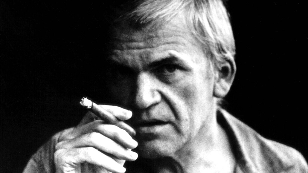 La création littéraire sacrée a séduit des générations.  La République tchèque et le monde se trouvent à Kundera