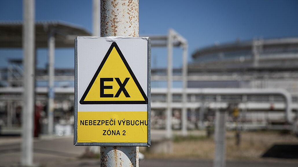 Centrální tankovi�t� ropy v Nelahozevsi. (18. �ervence 2023)