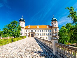 První zmínka o hradu v Mníku pod Brdy pochází ze 14. století. Do dnení...