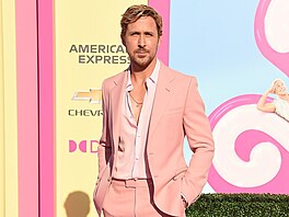 Rové se nebrání ani samotný Ken. Takto vyrazil Ryan Gosling na premiéru filmu...