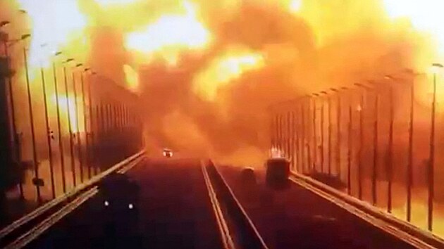 Exploze na Kerčském mostě v říjnu 2022