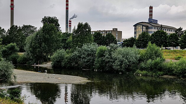 Sn�en� hladina �eky Be�vy v P�erov�.