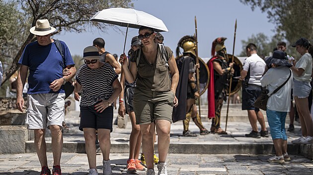 V Atnch v ptek kvli vedrm v poledne pro turisty uzaveli pstup na Akropoli a ministerstvo prce vydalo pokyn, aby zamstnanci co nejvce omezili pobyt venku. (14. ervence 2023)