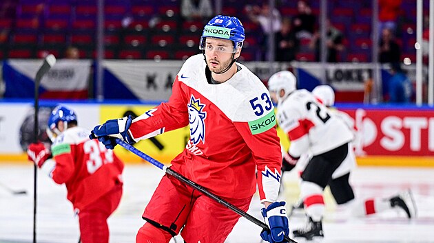 �esk� hokejov� �to�n�k Radim Zohorna b�hem rozbruslen� p�ed z�pasem se �v�carskem.
