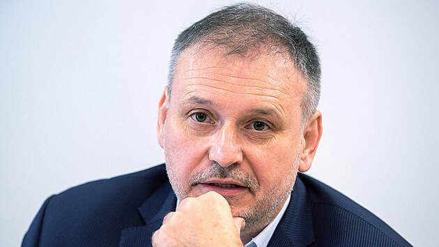 Jan Holsek (Rozvjme Hradec) na tiskov konferenci v Hradci Krlov. ( 9. listopadu 2022)