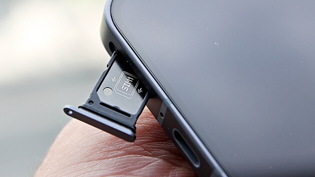 Nothing Phone (2)