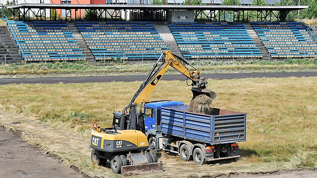 Rekonstrukce mstskho stadionu v Karlovch Varech - Tuhnicch opt pokrauje.