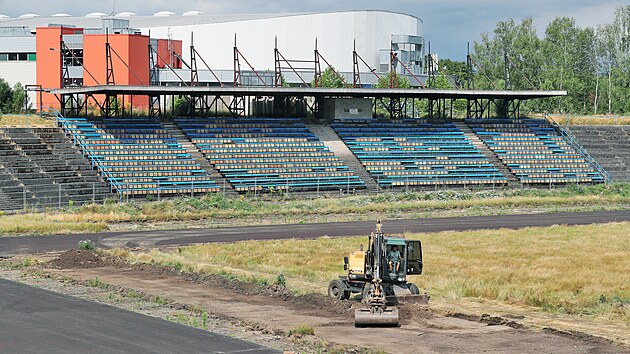 Rekonstrukce mstskho stadionu v Karlovch Varech - Tuhnicch opt pokrauje.