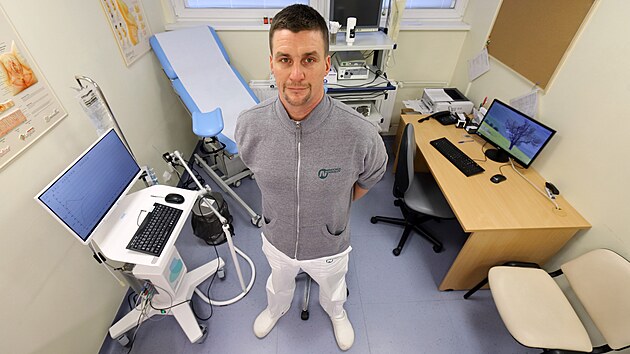 Vladim�r Velick�, prim�� gynekologicko-porodnick�ho odd�len� Nemocnice Sokolov