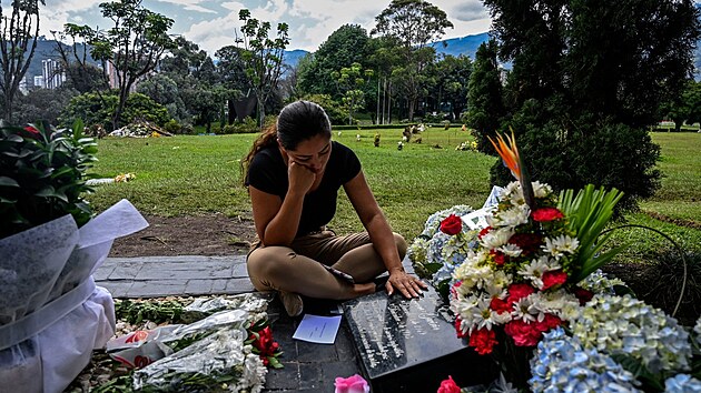 Hrob Pabla Escobara je dalm oblbenm turistickm clem. (2. prosince 2021)