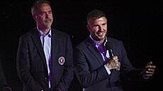 Vlastnící fotbalového Interu Miami Jose R. Mas (vlevo) a David Beckham pi...