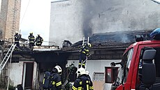 Při požáru v brněnské ulici Rumiště se zranilo šest lidí, dva z nich pomohl...